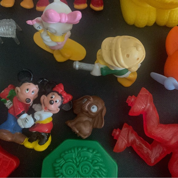 Kids meal toys lot Disney Donald Miss Piggy And More Vintage - Picture 5 of 9